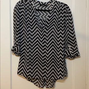 Black & white chevron top